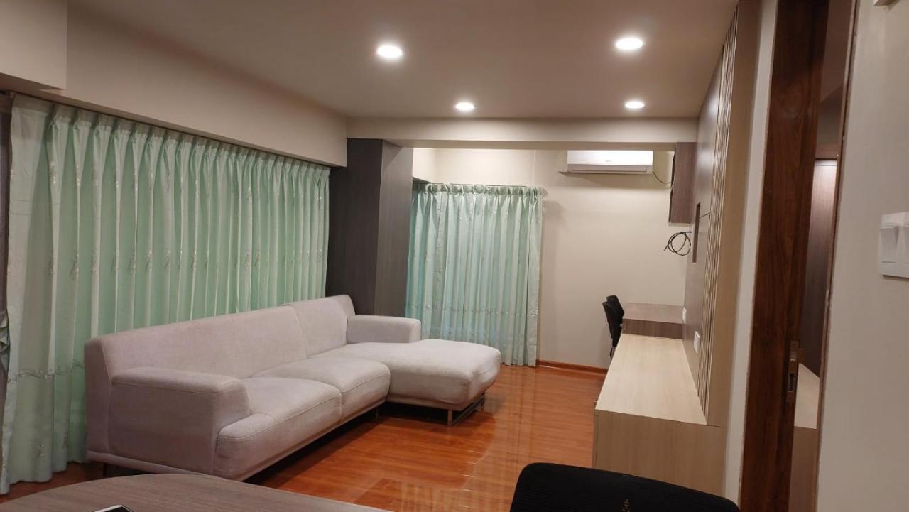 Hotel Grand Galaxy Yangon Esterno foto